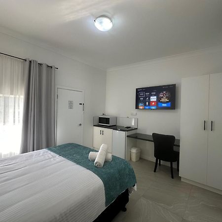 Mia Motel Griffith Buitenkant foto
