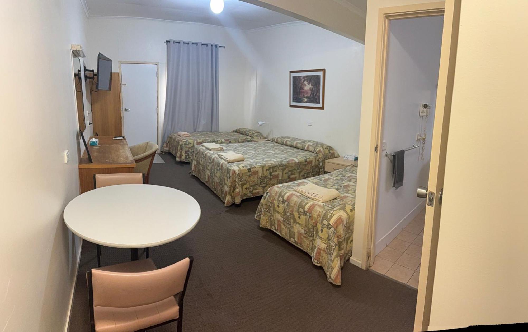 Mia Motel Griffith Buitenkant foto