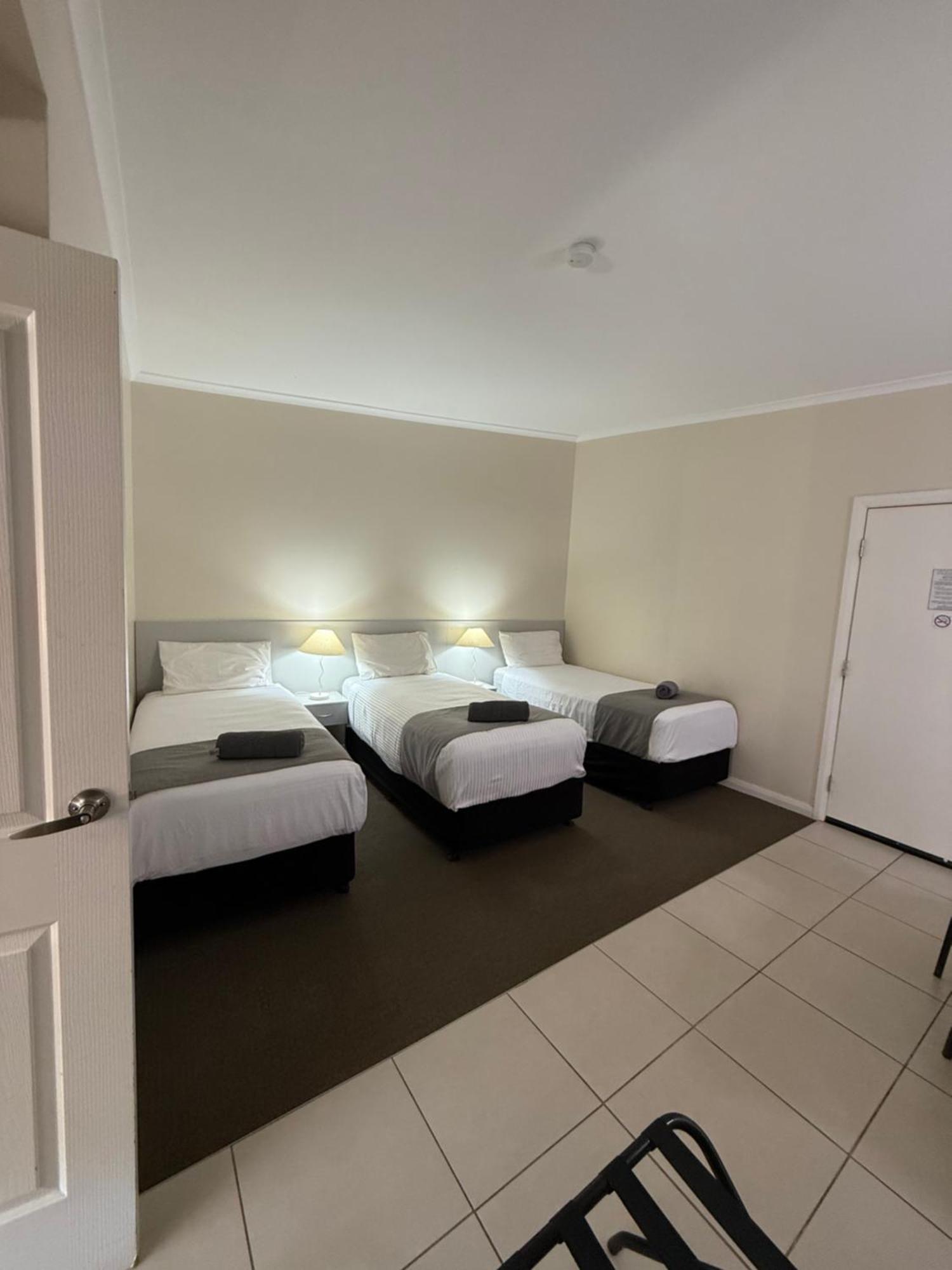 Mia Motel Griffith Buitenkant foto