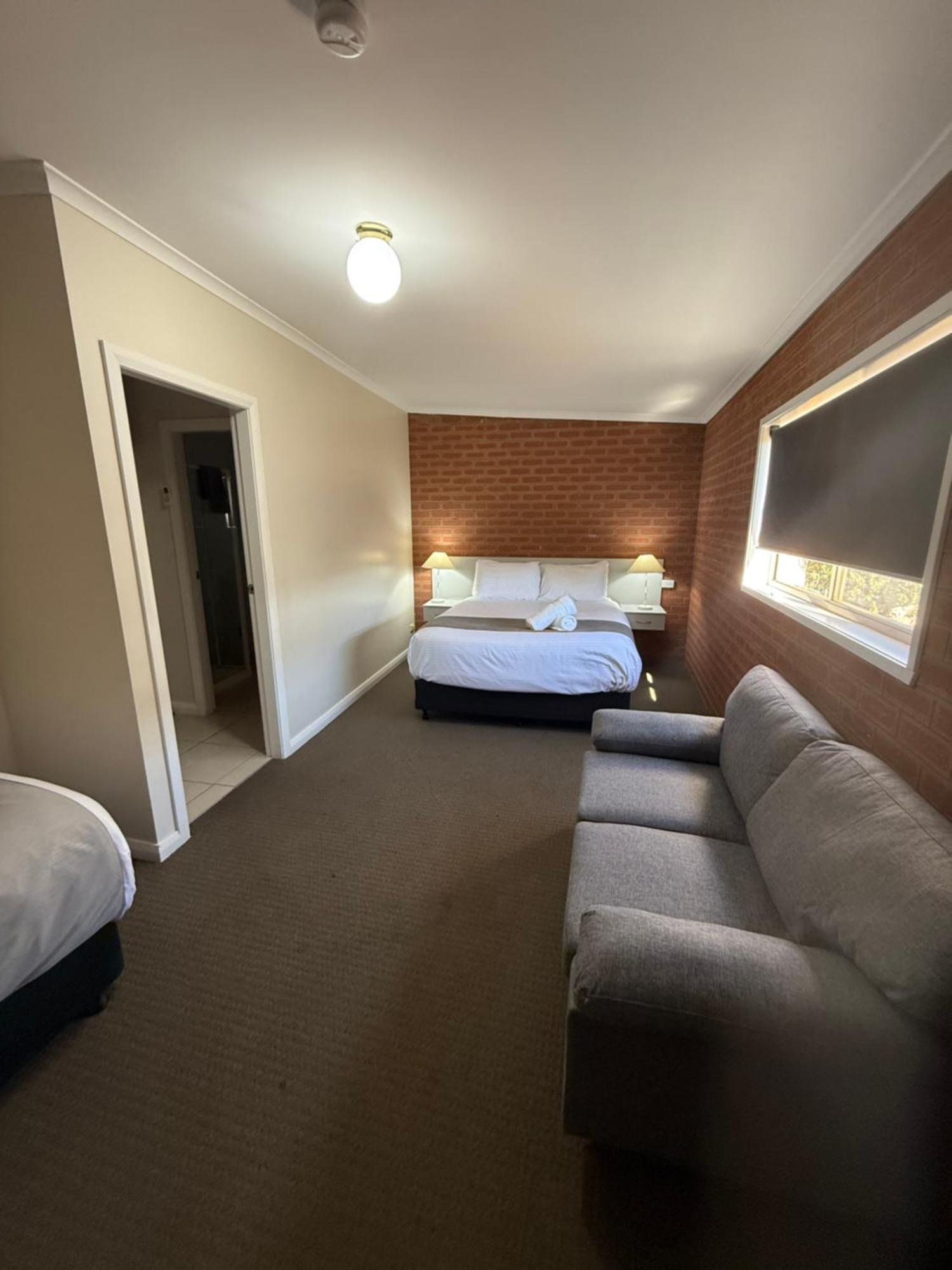 Mia Motel Griffith Buitenkant foto